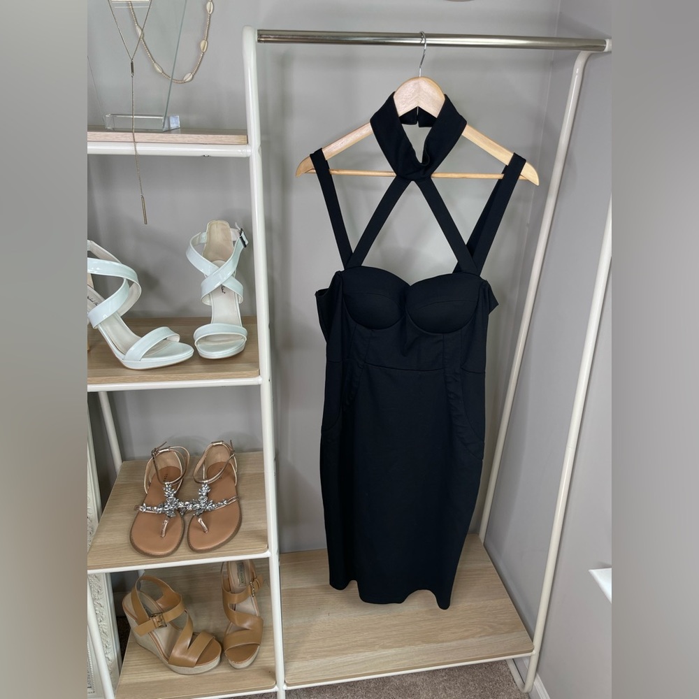 Super Flattering Structured Stretchy Halter Criss… - image 4